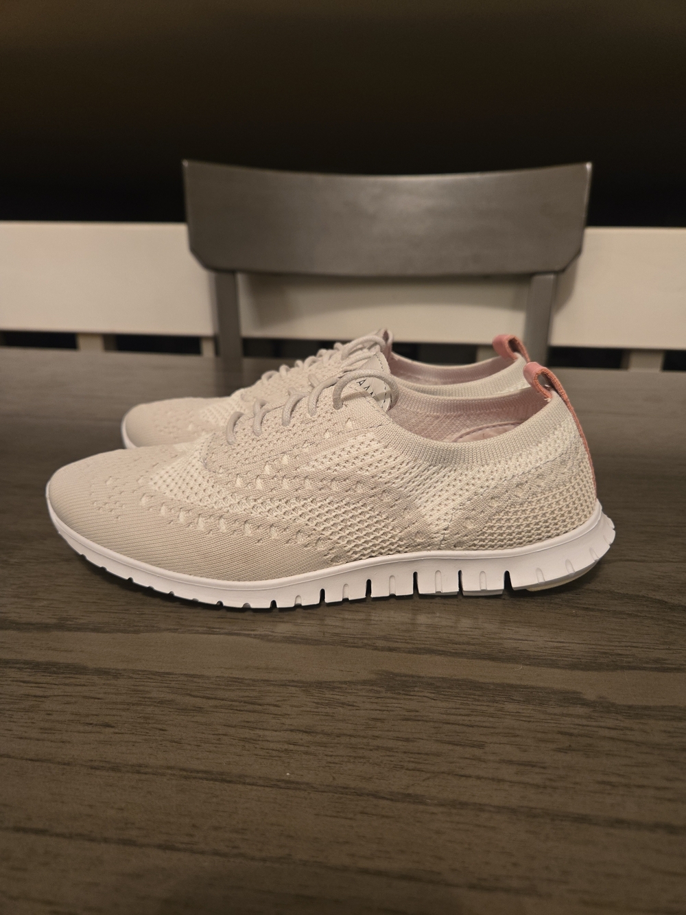 Cole Haan Women's Zerogrand Oxford Size 6 B Gray White Pink